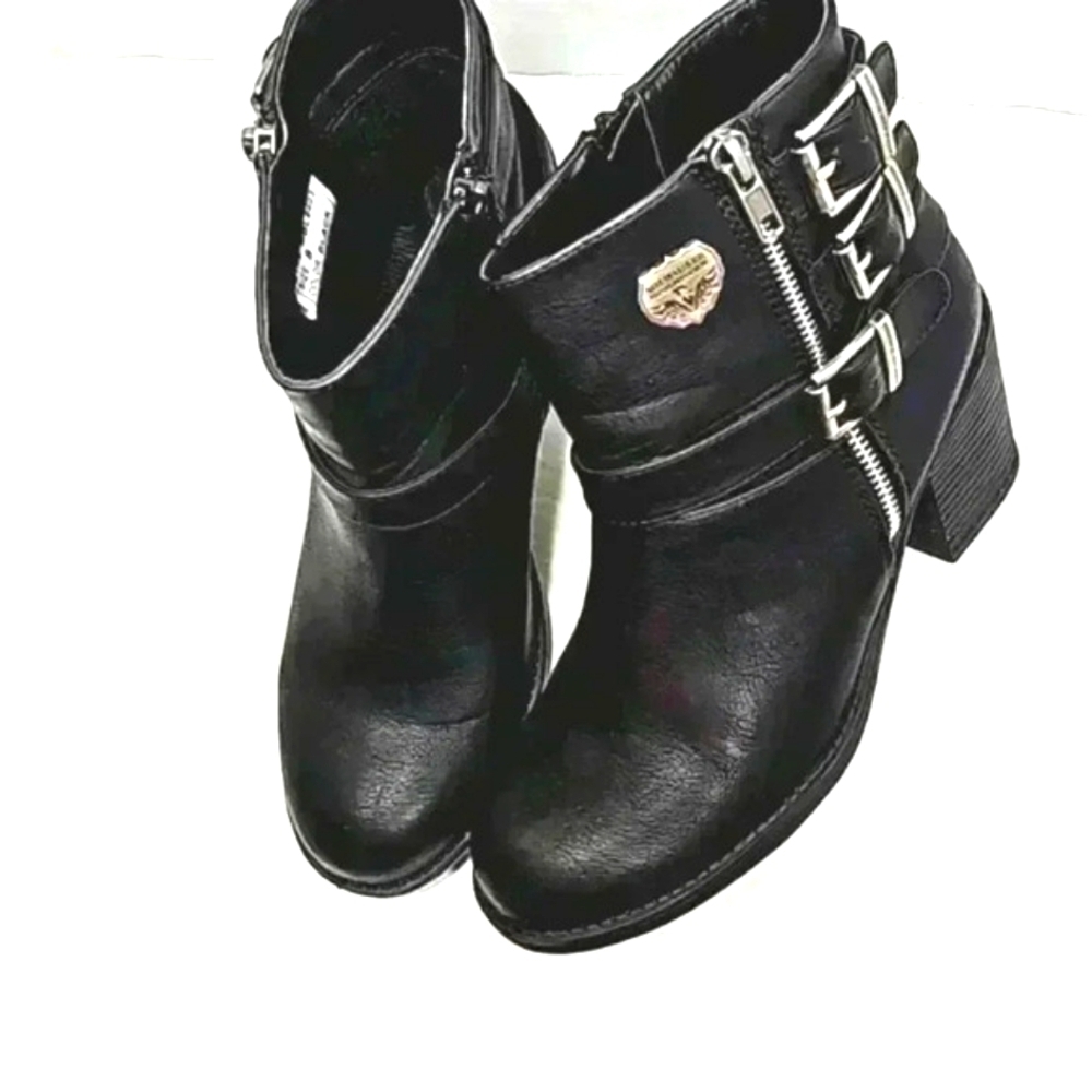 Black Ankle Boots with Chunky Heel and Buckle Straps